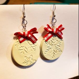 Snowflake earrings